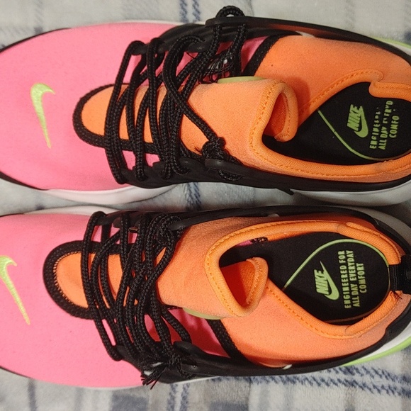 Nike Air Presto Shoes - Picture 2 of 7